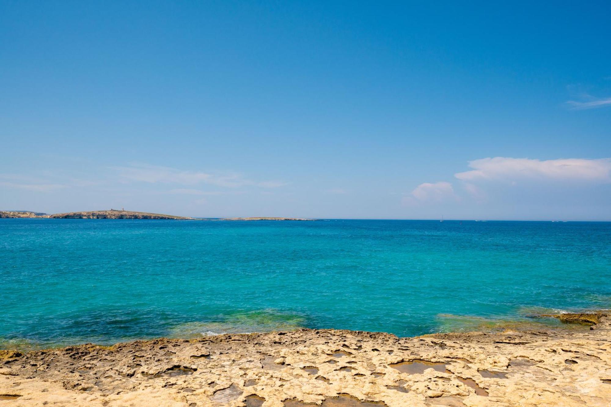 Islet Promenade Seafront Apartment With Large Corner Terrace By Getawaysmalta San Pawl il-Baħar Eksteriør billede