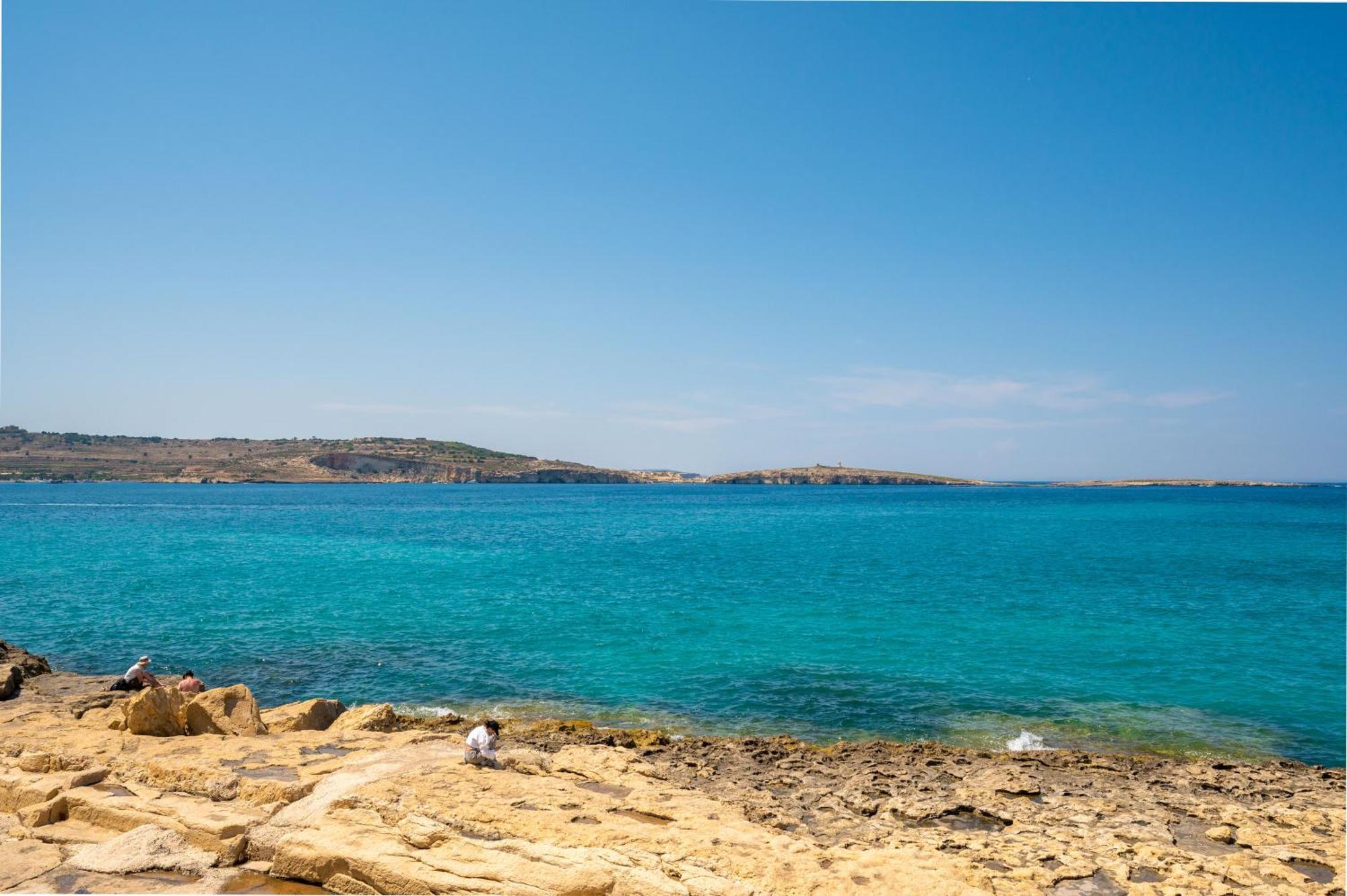 Islet Promenade Seafront Apartment With Large Corner Terrace By Getawaysmalta San Pawl il-Baħar Eksteriør billede