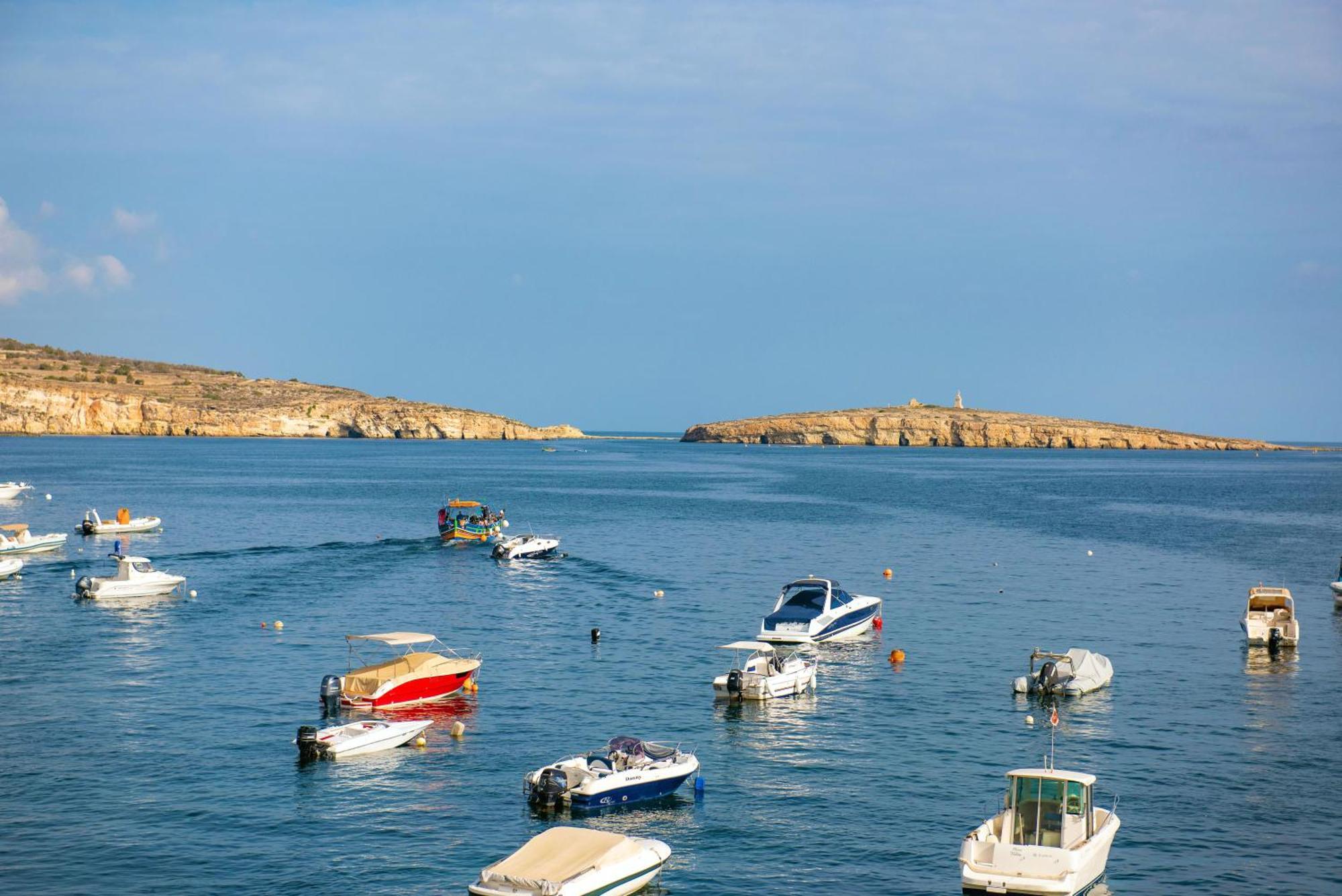 Islet Promenade Seafront Apartment With Large Corner Terrace By Getawaysmalta San Pawl il-Baħar Eksteriør billede