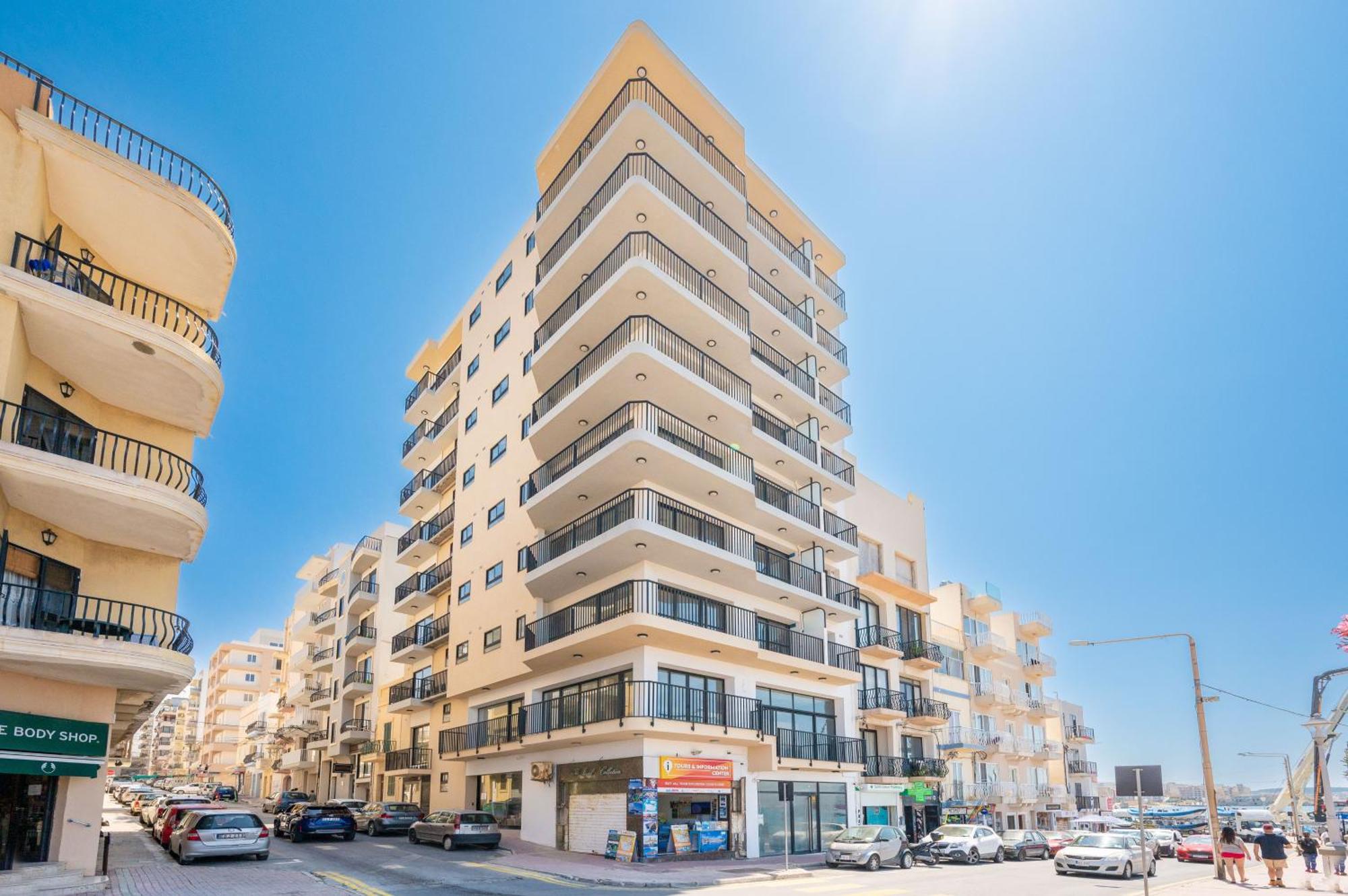 Islet Promenade Seafront Apartment With Large Corner Terrace By Getawaysmalta San Pawl il-Baħar Eksteriør billede