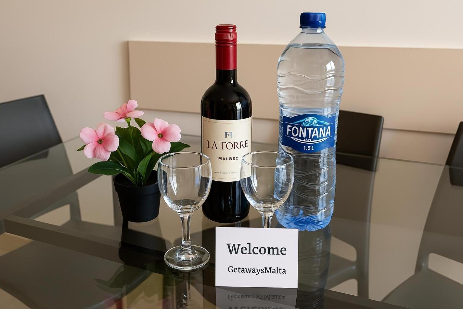 Islet Promenade Seafront Apartment With Large Corner Terrace By Getawaysmalta San Pawl il-Baħar Eksteriør billede